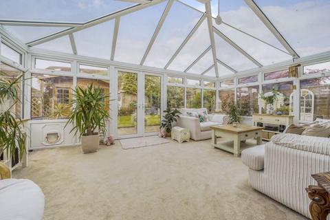 5 De Havilland Close, Hawkinge, Folkestone, CT18 7FE