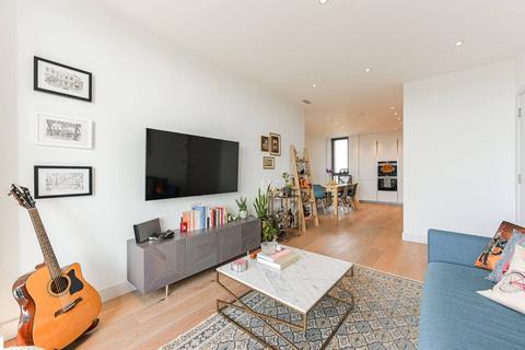 2 bedroom flat for sale, Balham High Road, Balham, London, SW17