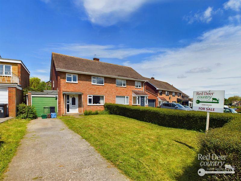 Alfoxton Road, Bridgwater 3 bed semidetached house for sale £250,000