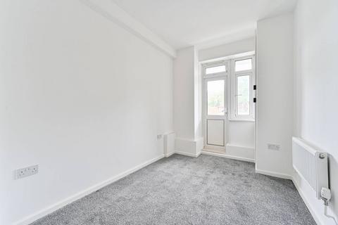 4 bedroom flat to rent, Denmark Hill Estate, Denmark Hill, London, SE5