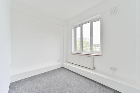 4 bedroom flat to rent, Denmark Hill Estate, Denmark Hill, London, SE5