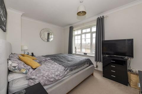 2 Birch Close, Uckfield, TN22 1UE