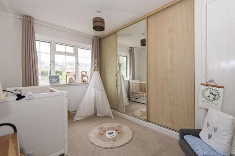 2 Birch Close, Uckfield, TN22 1UE