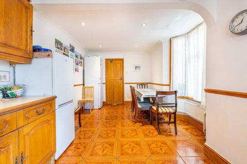 11 Blenheim Road, London, E15 1UF