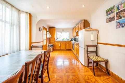 11 Blenheim Road, London, E15 1UF