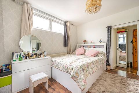 2 bedroom flat for sale, High Road Leyton, Leyton, London, E15