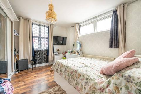 2 bedroom flat for sale, High Road Leyton, Leyton, London, E15