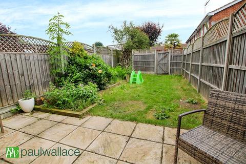 2 bedroom terraced house for sale, Bushbarns, West Cheshunt