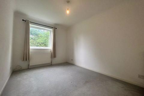 2 bedroom apartment to rent, Parrs Close, South Croydon