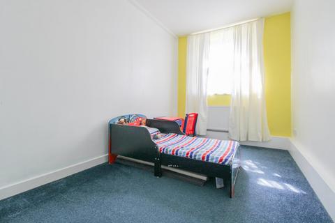 2 bedroom apartment for sale, Kenley House, Ashburton Road, East Croydon, CR0