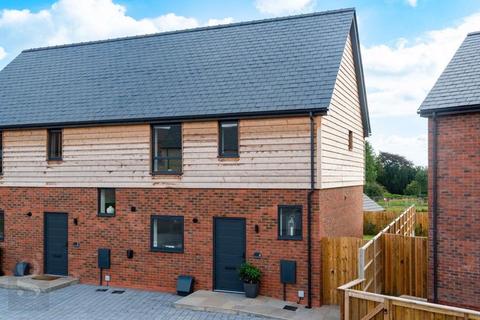 2 bedroom semi-detached house to rent, Holmer House Close, Hereford