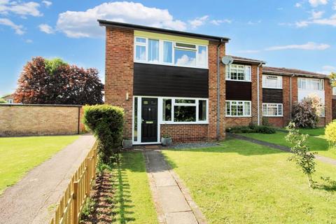 3 bedroom end of terrace house for sale, Oakengrove Lane, Hazlemere HP15