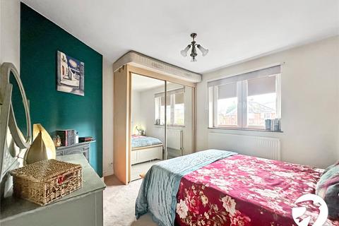 3 bedroom semi-detached house for sale, Hawthorn Road, Sittingbourne, Kent, ME10
