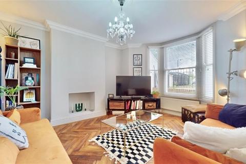 2 bedroom flat for sale, Wanstead E11