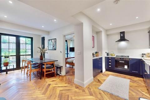 2 bedroom flat for sale, Wanstead E11