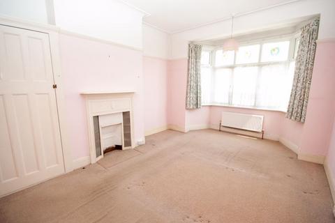 37 Blenheim Crescent, Leigh-on-sea, SS9 3DT