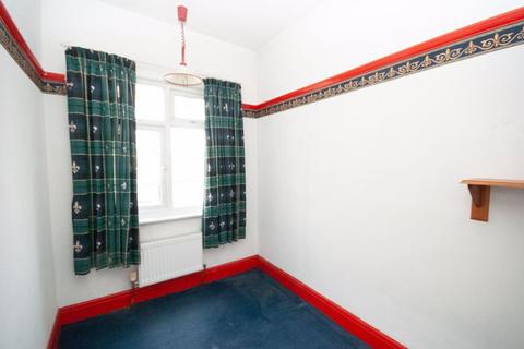 37 Blenheim Crescent, Leigh-on-sea, SS9 3DT