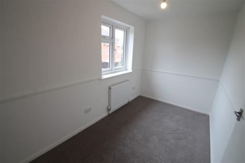 2 bedroom terraced house to rent, Dagenham RM9