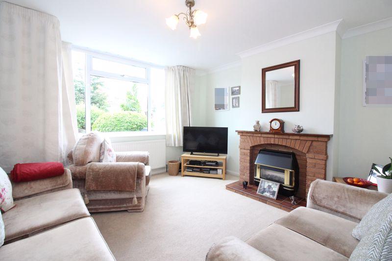 Court Crescent, Kingswinford DY6 5 bed semidetached house for sale £
