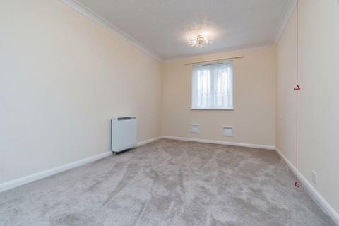2 bedroom flat for sale, Cranley Gardens, Wallington SM6