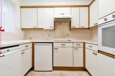 2 bedroom flat for sale, Cranley Gardens, Wallington SM6