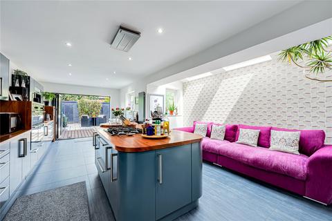 14 Campbell Road, Bedford, MK40 3DD