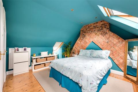 14 Campbell Road, Bedford, MK40 3DD