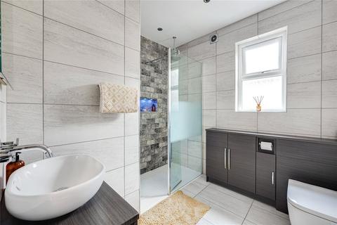 14 Campbell Road, Bedford, MK40 3DD