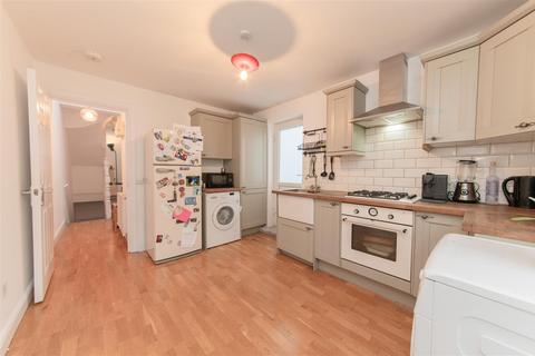 2 bedroom flat to rent, Glebe Road, Finchley
