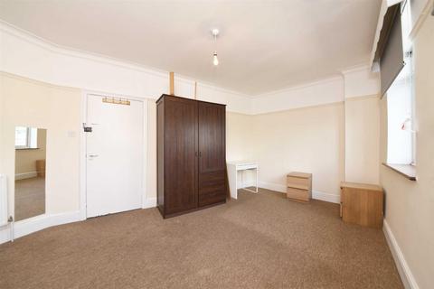 2 bedroom flat for sale, Vivian Avenue, Hendon