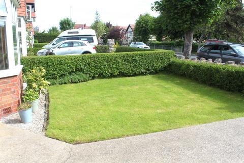 60 Queens Road, Llandudno, LL30 1TH
