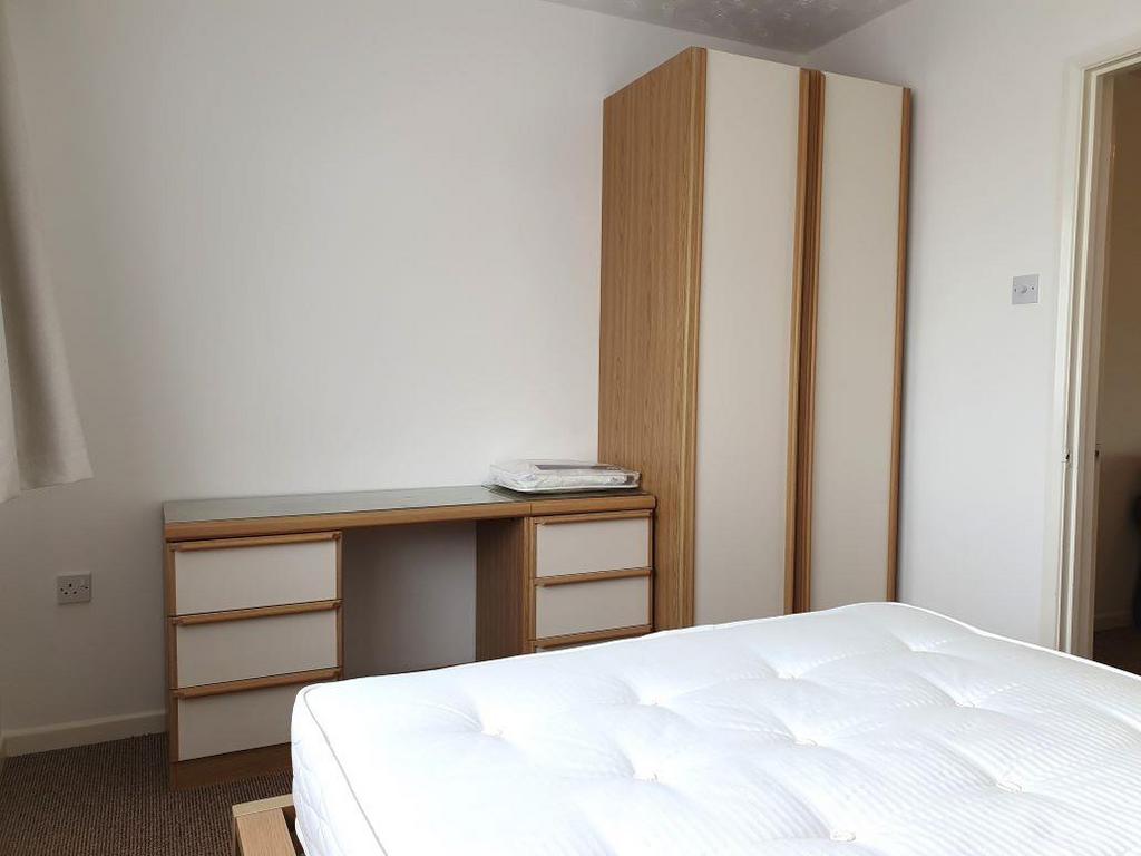 Bedroom storage.jpg
