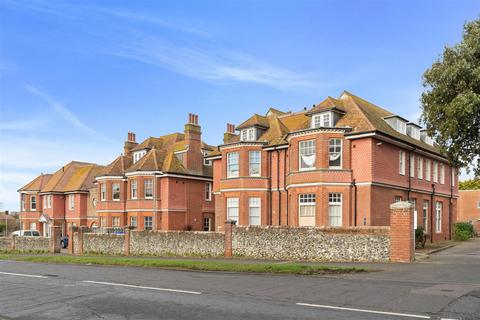 2 bedroom flat for sale, Sutton Avenue, Seaford