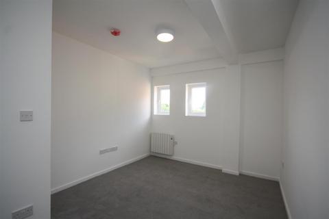 1 bedroom mews to rent, Turners Hill, Cheshunt