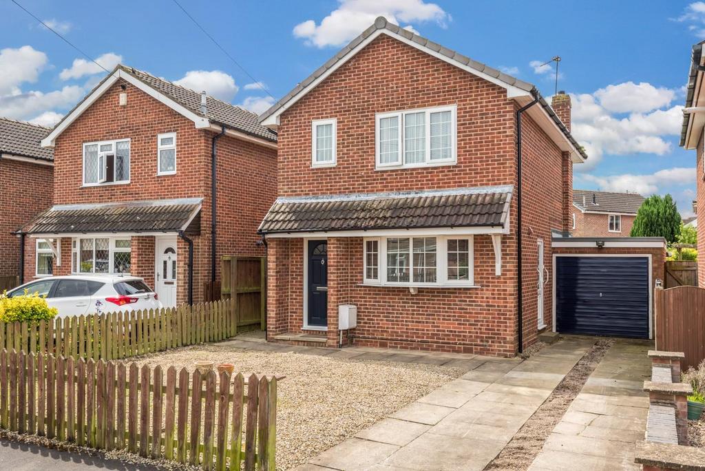 Prince Rupert Drive, Tockwith, York 3 bed detached house for sale £320,000