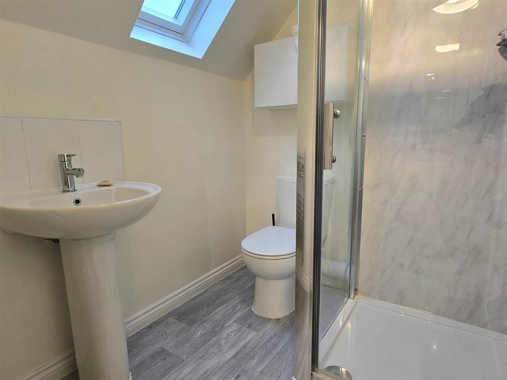 Shower Room En Suite
