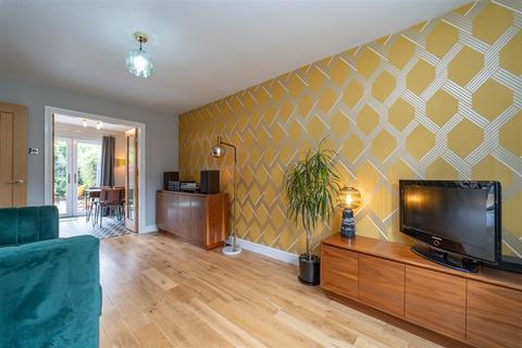 6 Shuttleworth Close, Manchester, M16 8NN
