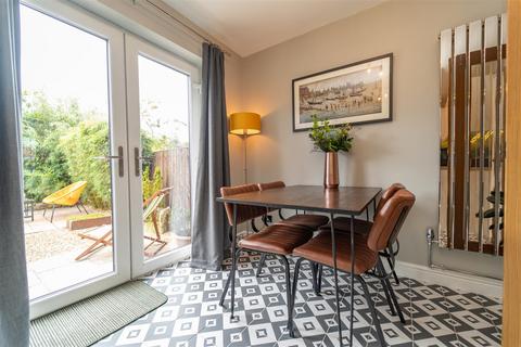 6 Shuttleworth Close, Manchester, M16 8NN