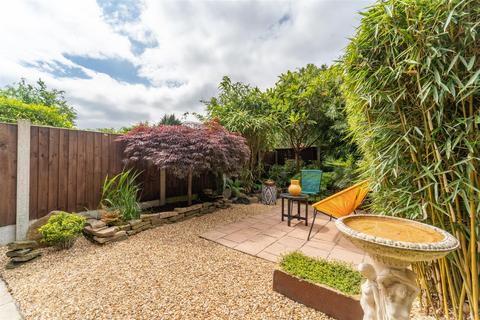 6 Shuttleworth Close, Manchester, M16 8NN