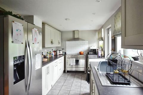 3 bedroom end of terrace house for sale, High Crescent, Pickworth Road, Great Casterton