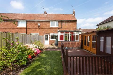 2 bedroom end of terrace house to rent, Alexander Avenue, York