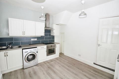 2 bedroom end of terrace house for sale, Rosmead Street, Hull