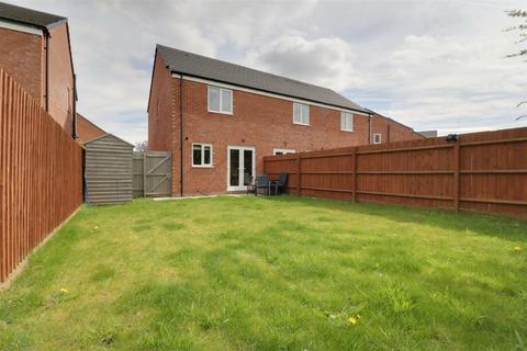 2 bedroom end of terrace house for sale, Farrell Drive, Alsager