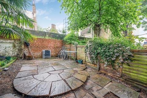 2 bedroom flat for sale, Fonthill Road, Finsbury Park