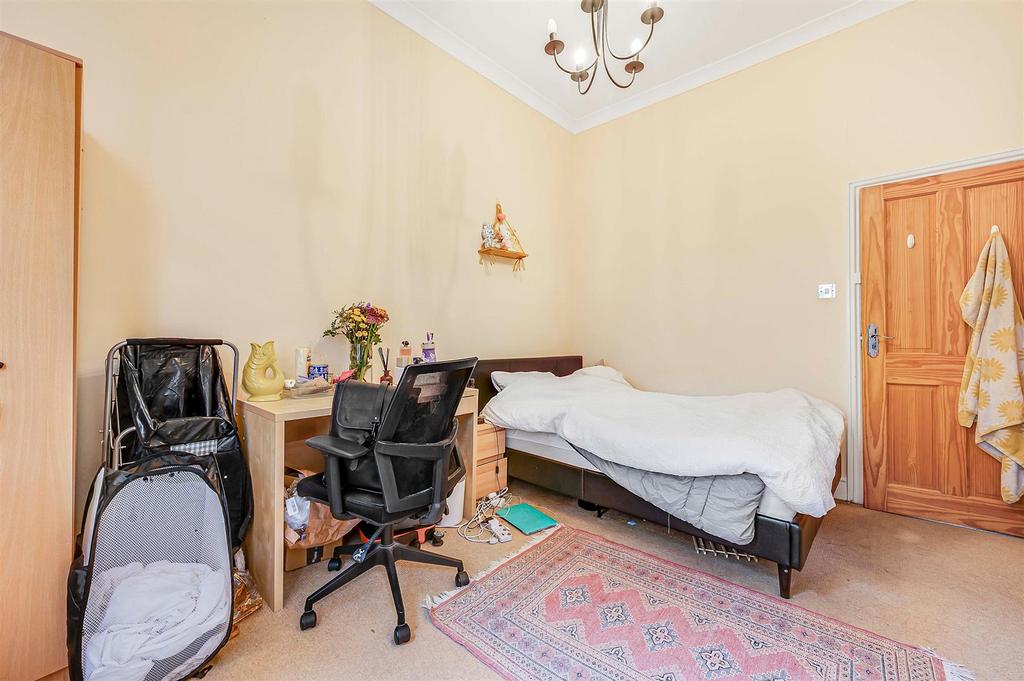 Davies   Davies 17b Fonthill Road N4 3 HY 002.JPG