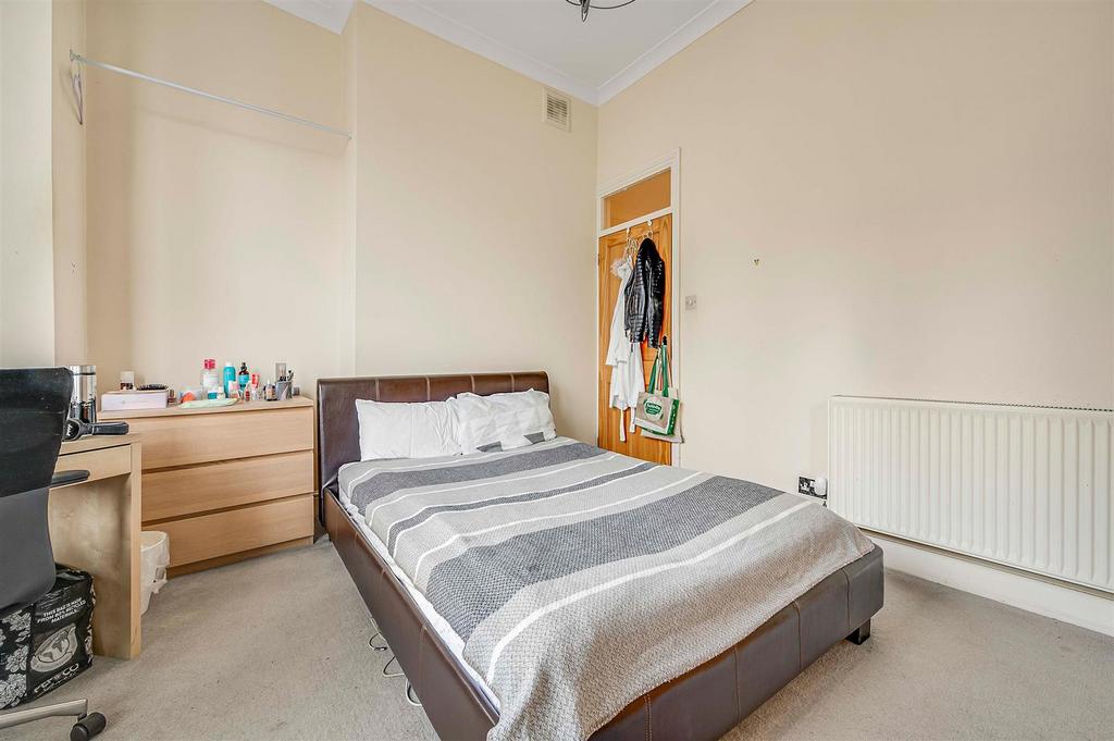 Davies   Davies 17b Fonthill Road N4 3 HY 007.JPG