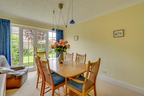 15 Aldbourne Drive, Bognor Regis, PO21 4NE