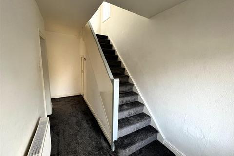 3 bedroom semi-detached house for sale, Millfield Crescent, Pontefract