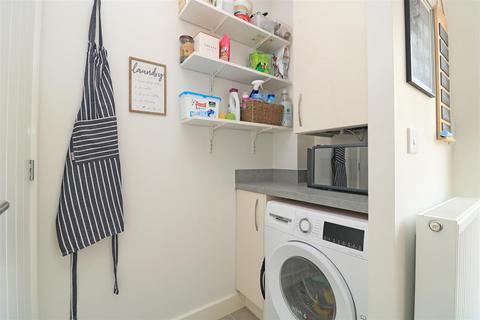 122 Orchard Way, Boreham, Chelmsford, CM3 3GR