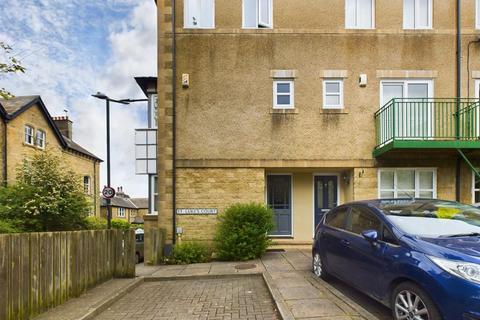 2 bedroom townhouse for sale, Fairfield Road, Lancaster